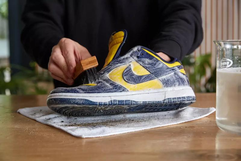 Uniknij zapachu w butach