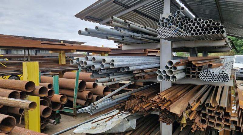 Wybór hurtowni stali