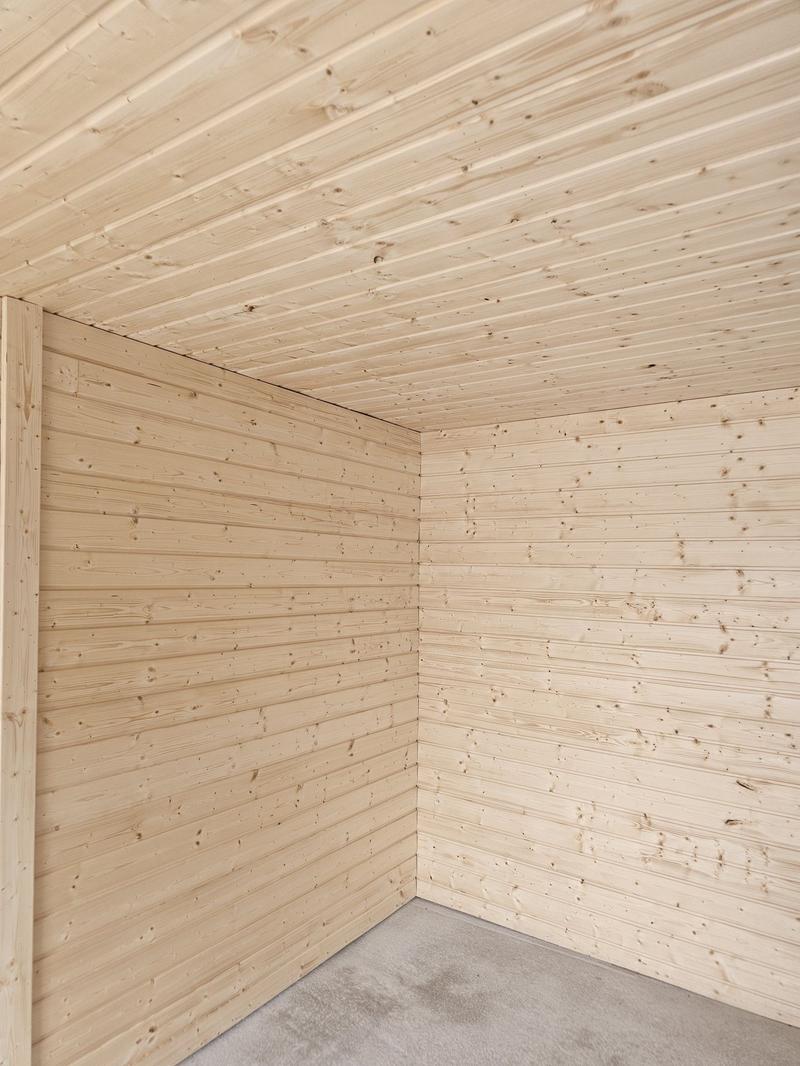 Porównanie boazerii świerkowej i sosnowej