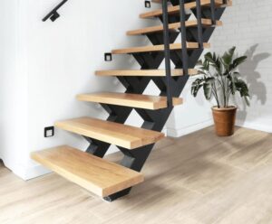 Przewodnik po instalacji schodów na strych: najczęstsze błędy i jak ich uniknąć