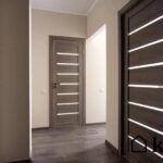 Ile naprawdę kosztuje pomalowanie drzwi? Sprawdź ceny i uniknij nieprzyjemnych niespodzianek